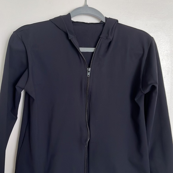 A woman’s sports jacket, black zipper hoodie, size medium pnyx made in Brazil - Picture 3 of 7
